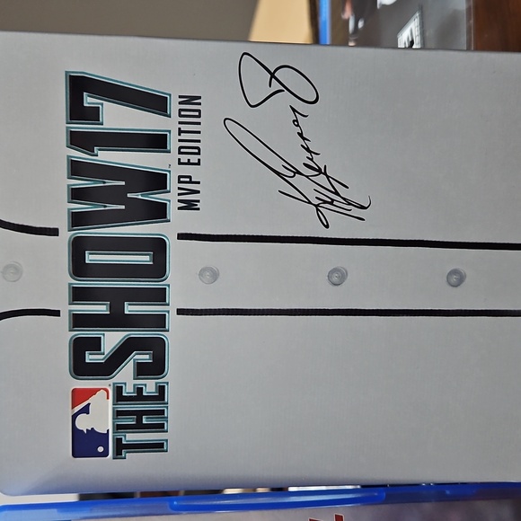 MLB The Show 17 Signature Edition (Metal Case With MLB 14 - Picture 2 of 12
